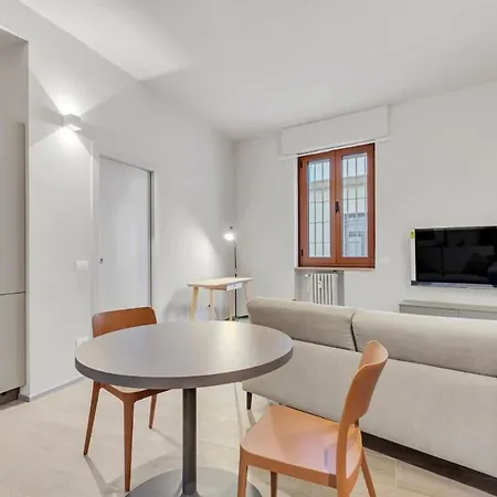Cozy Navigli Apartment Milan